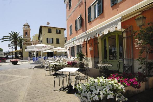 Hotel Vita Serena Arma di Taggia Kültér fotó